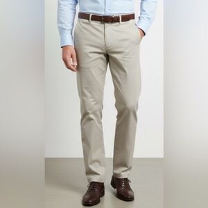 G.H. Bass & Co. Men's Light Khaki Chinos